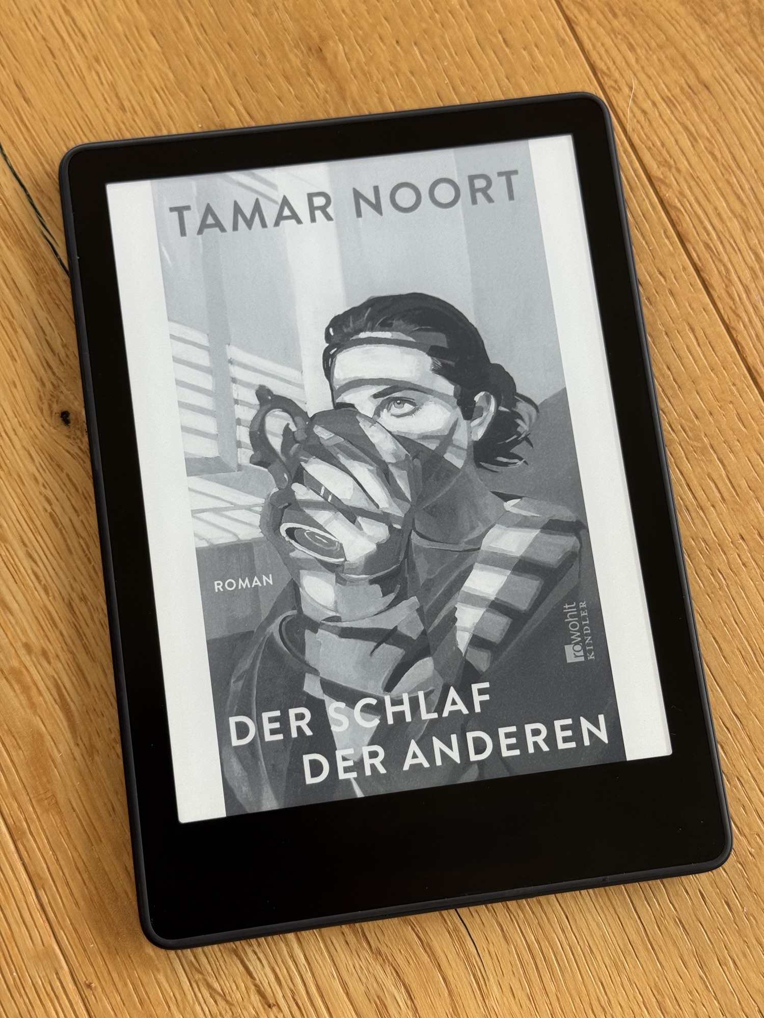 Gelesen: Der Schlaf der Anderen von Tamar Noort